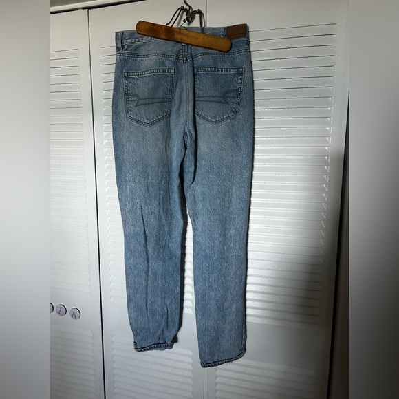 Size 2 American Eagle Mom Jeans - Picture 3 of 3